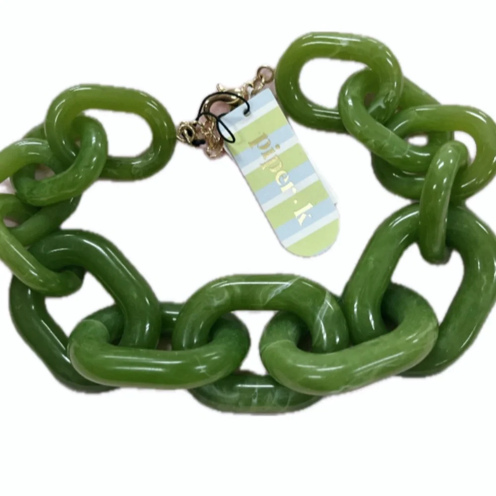 NWT ⚜️💚⚜️ Piper K Stunning Green Resin Chunky  Statement Necklace - Picture 6 of 16